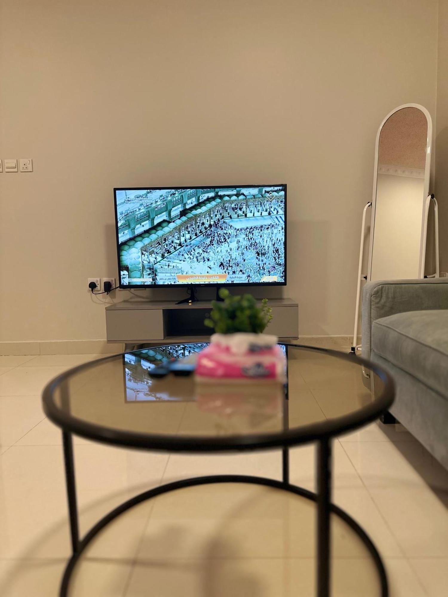 Famous Homes Apartment